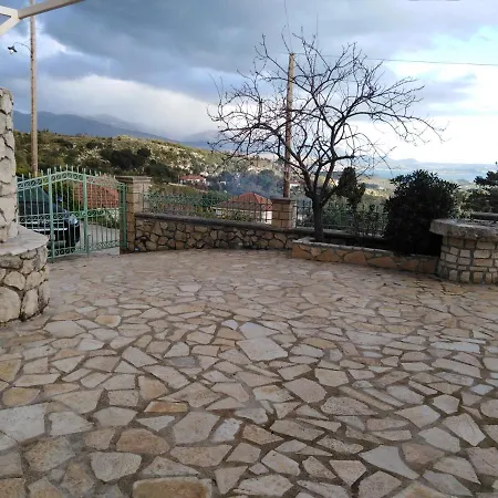 Regina * Kondoyenádha