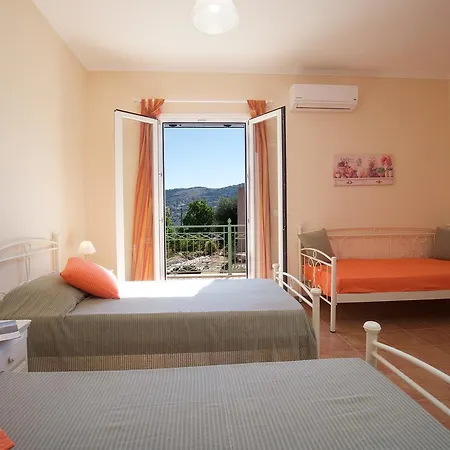 Regina Case de vacanță Kondoyenádha