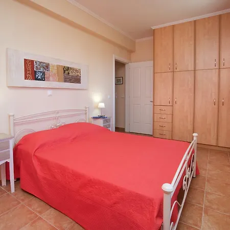 Regina Kondoyenádha